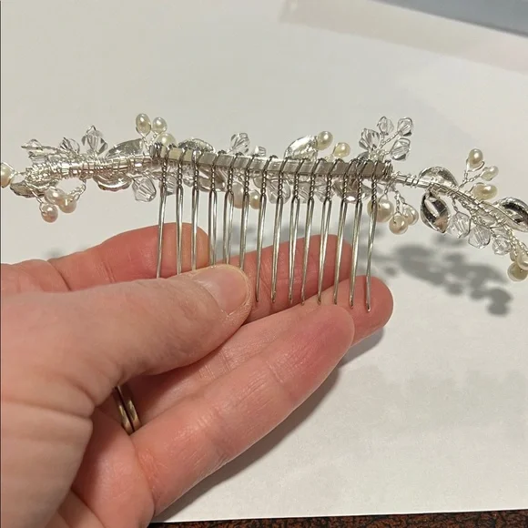 Silver, Pearl, and Rhinestone Floral Hair Comb Bridal or formal occasion - Picture 6 of 6